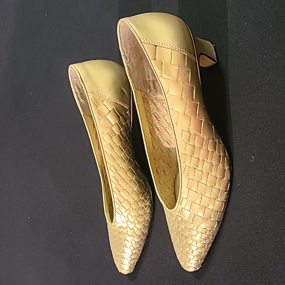 Metallic gold leather pumps size 8.